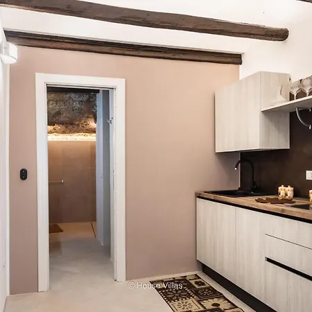 Housevillas - Iblarche Apartment
